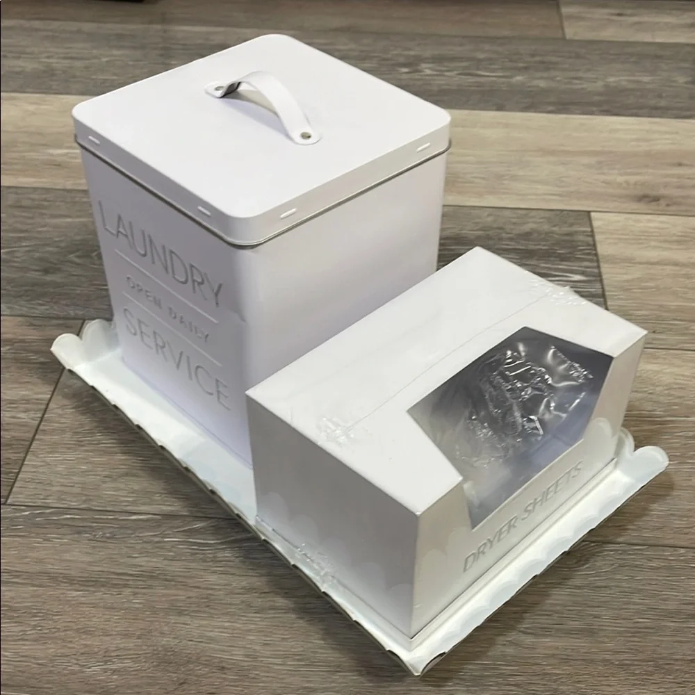 White Laundry Service Set